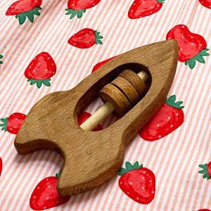 جغجغه چوبی طرح موشک – اسباببازی ایمن و طبیعی برای نوزادان